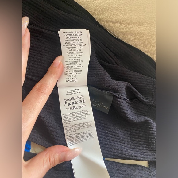 Versace long sleeve size 40 jacket - Picture 13 of 16